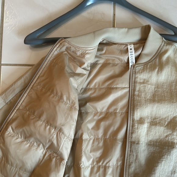 Lululemon non stop bomber size 10 - Picture 3 of 3